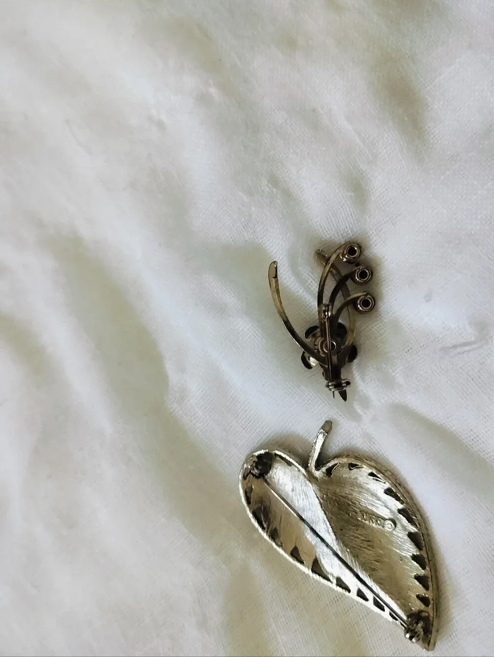 Mid Century BSK Gold Tone Leaf Brooch & Unsigned Floral Rhinestone Pin Set